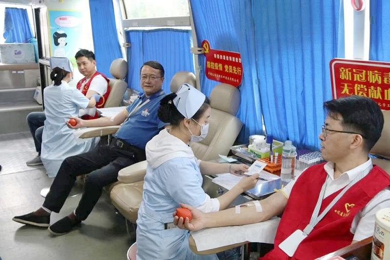 公司開(kāi)展“抗擊疫情獻(xiàn)熱血，丹心向黨黨旗紅”無(wú)償獻(xiàn)血活動(dòng)