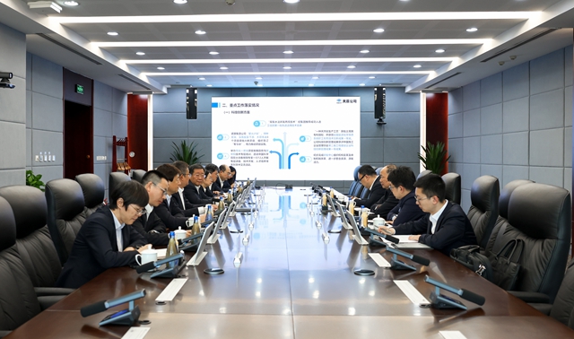 莫鼎革到天辰公司調(diào)研指導(dǎo)工作